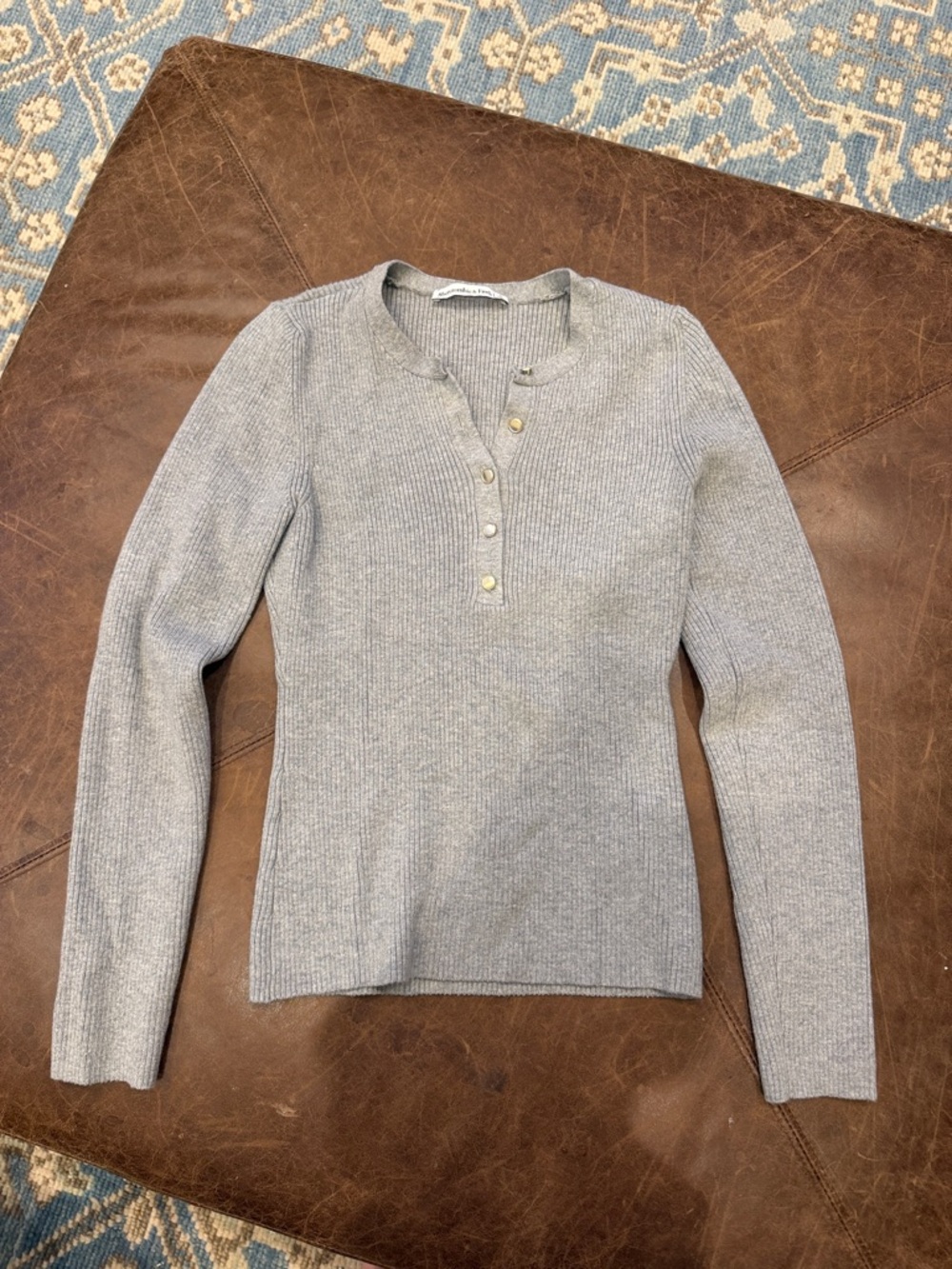Abercrombie & Fitch Light Gray Ribbed Henley Long Sleeve
